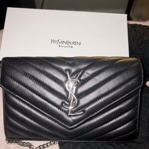 no proof of authenticity Black Quilted Leather Bag